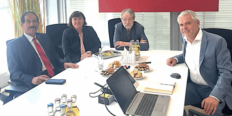 Professor und Politiker Dr. Al Ajeeli Jazaa besucht das Unternehmen ASAŞ, den Entwickler des Technologie- und Wohnparks „Rasselstein Quartier“ in Neuwied,Deutschland